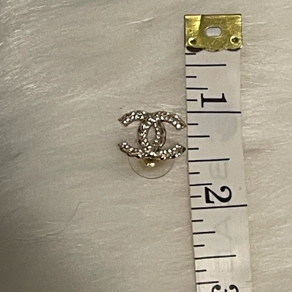 Authentic Chanel 2023 studs! Never worn! Bag included! - Picture 11 of 11